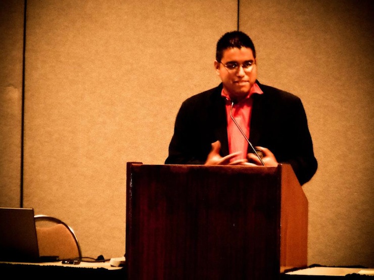 Ricardo Bueno | Speaking at CAR Expo 2011